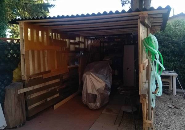 1001pallets.com-garagebox-for-tools-and-motorbikes