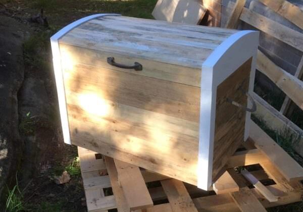 1001pallets.com-pallet-pirates-chest-grab-yer-booty-matey-01