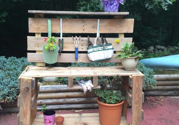 1001pallets.com-pallet-potting-table2