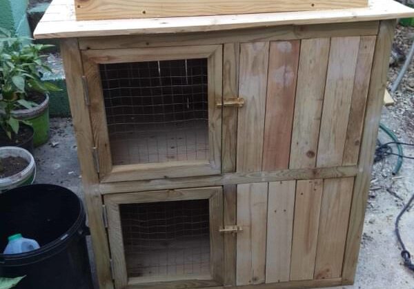 1001pallets.com-rabbit-castle-hutch