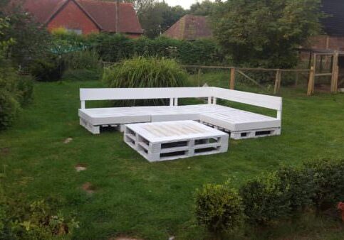 1001pallets.com-pallet-seating-area