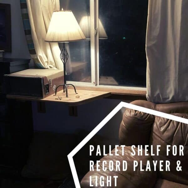 Pallet Shelf for Record Player & Light