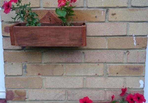 1001pallets.com-pallet-wall-planter