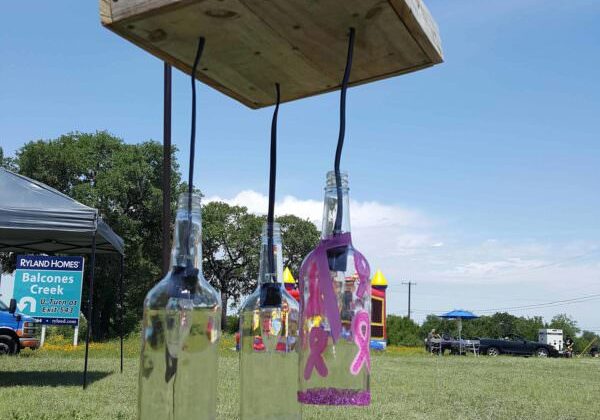 1001pallets.com-whiskey-bottle-chandeliers