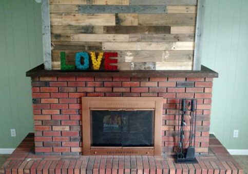 1001pallets.com-pallet-wood-fireplace