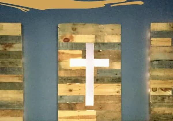 1001pallets.com-pallet-wood-panels-with-cross-03