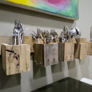 1001pallets.com-pallet-wood-wall-mount-silverware-holder6