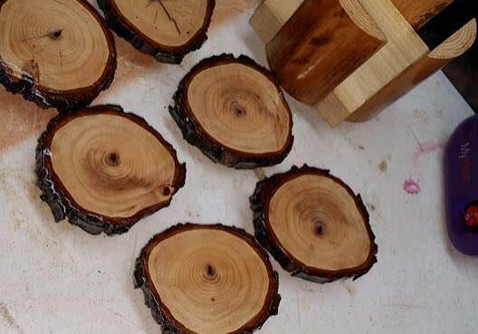 1001pallets.com-pecan-coasters-and-pallet-coaster-holders