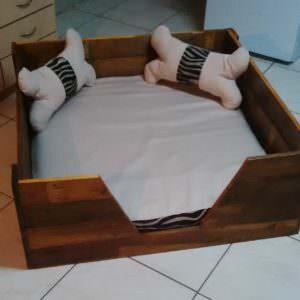 How cute is that pet bed with those pillows? <3