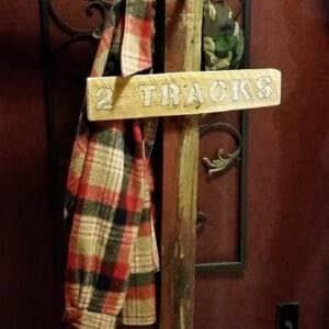 1001pallets.com-rail-road-crossing-sign-coat-rack-from-a-pallet