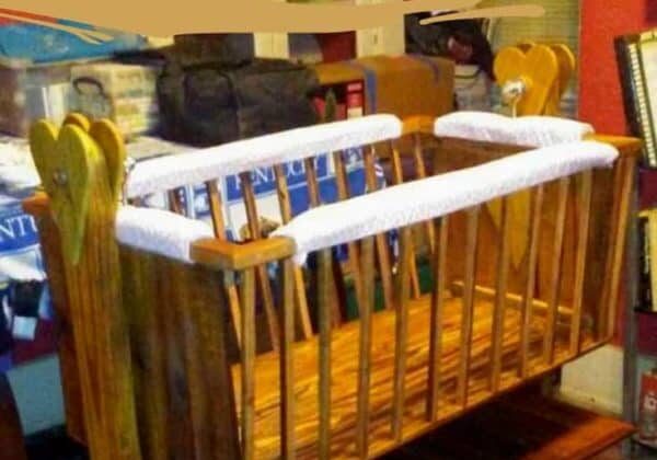 1001pallets.com-reclaimed-pallet-baby-cradle-05