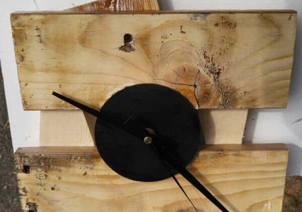 1001pallets.com-recycled-pallet-clock-2