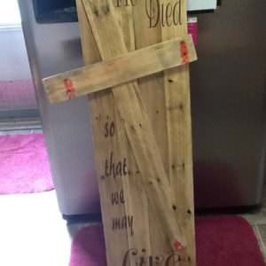 1001pallets.com-religious-wall-hanging