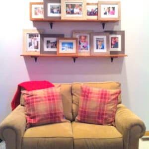wood-pallet-shelves