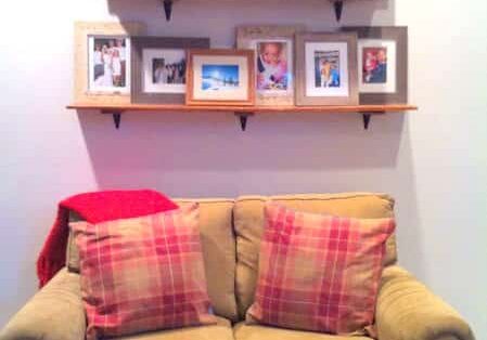 wood-pallet-shelves