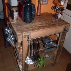 Rolling Pallet Kitchen Prep Rack / Desserte De Cuisine Sur Roulettes Réalisée Avec Palettes