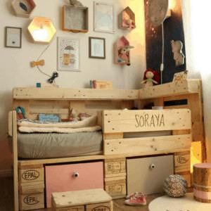 1001pallets.com-romantic-toddler-bed-with-pallets-01
