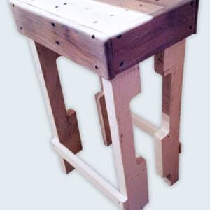1001pallets.com-new-rustic-bar-stools-from-pallets1