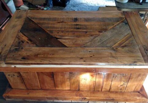 1001pallets.com-just-some-blanket-chest-ive-built-out-of-old-pallets