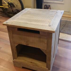 1001pallets.com-rustic-hardwood-night-stand-from-2-pallets