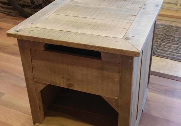 1001pallets.com-rustic-hardwood-night-stand-from-2-pallets