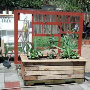 self_watering_planter1