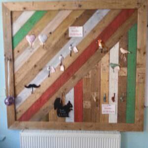 1001pallets.com-shop-display-board-2