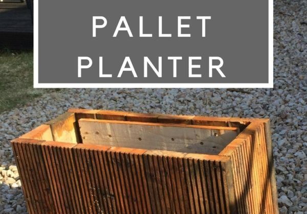 1001pallets.com-simple-attractive-planter-made-from-pallets-02