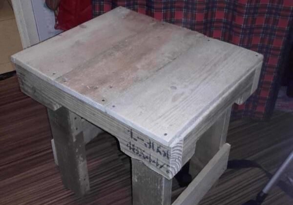 1001pallets.com-simple-side-table
