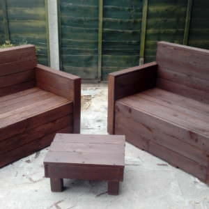 1001pallets.com-sleek-pallet-loveseat-set-01