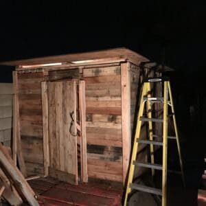1001pallets.com-tiny-cabin-01
