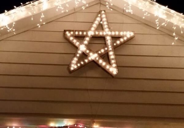 1001pallets.com-lighted-star