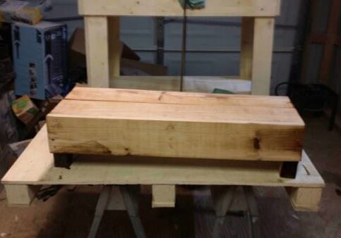 1001pallets.com-step-for-my-wife-sunken-tub