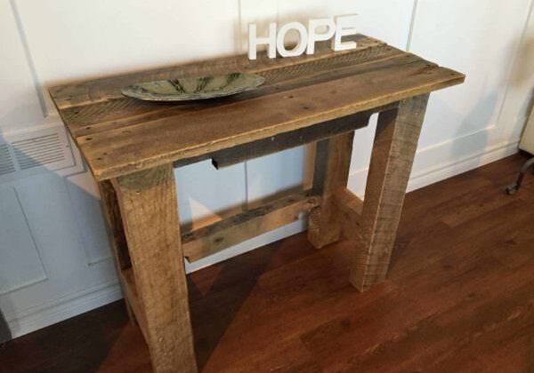 1001pallets.com-hefty-accent-table
