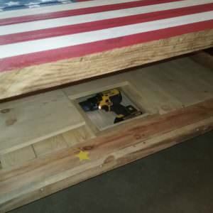 This Special Pallet Coffee Table Has Secrets!