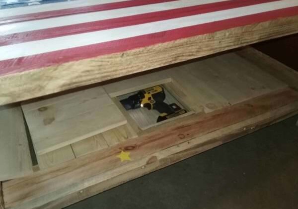 This Special Pallet Coffee Table Has Secrets!