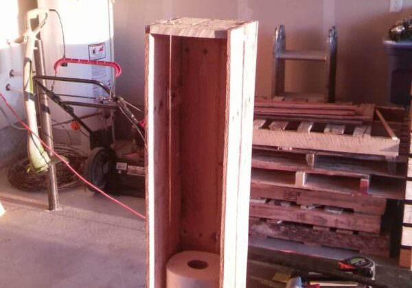 1001pallets.com-toilet-paper-roll-holder