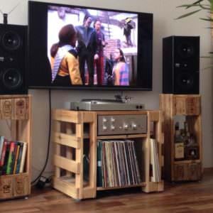 1001pallets.com-turntablehi-filp-table-and-speaker-stands