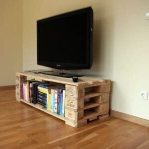 1001pallets.com-tv-stand-from-pallets-with-secret-compartment-03