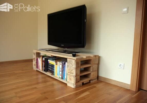 1001pallets.com-tv-stand-from-pallets-with-secret-compartment-03