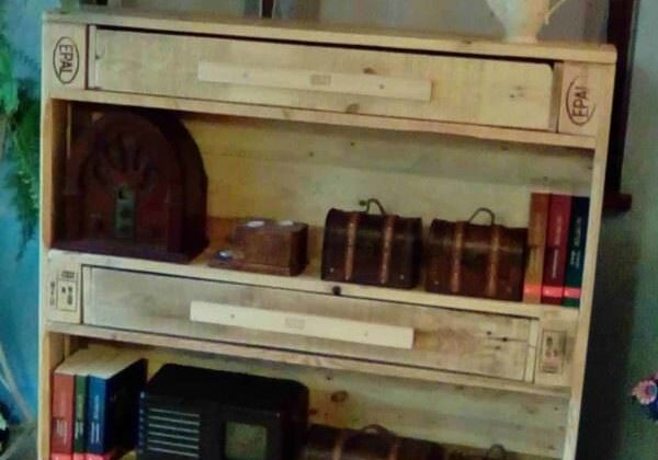 1001pallets.com-biblioteczka-z-szufladkami