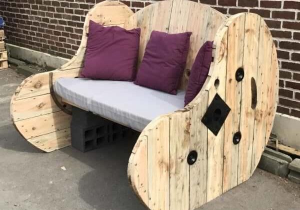 1001pallets.com-upcycled-cable-spool-garden-bench-salon-de-jardin-03