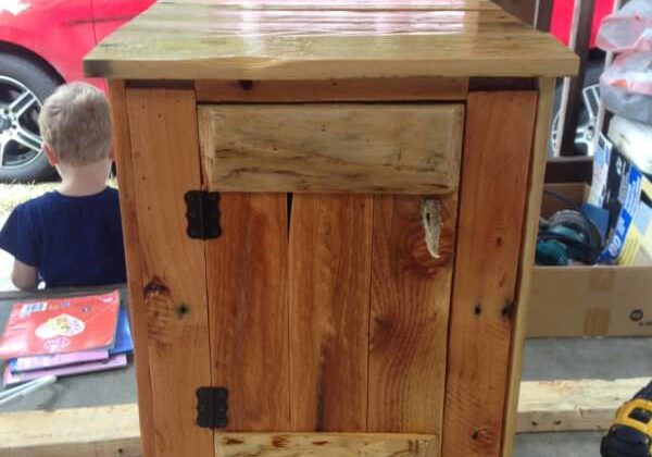 1001pallets.com-nightstand-04