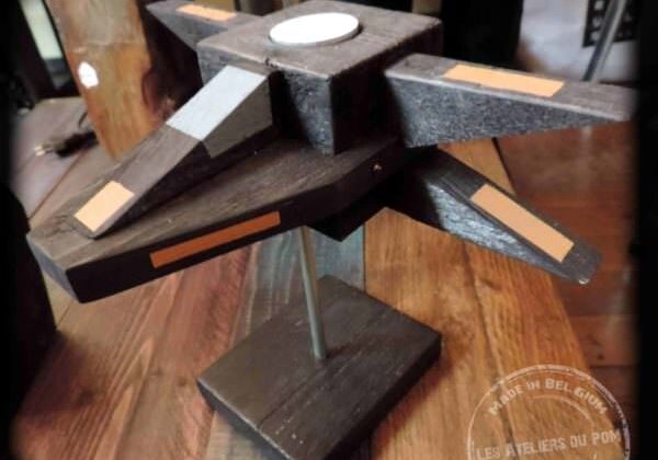 1001pallets.com-use-the-pallet-force-sci-fi-pallet-candleholders-01