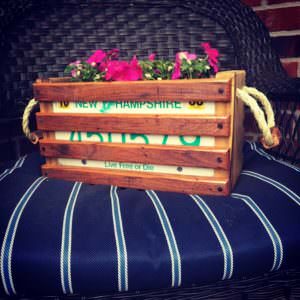 1001pallets.com-video-tutorial-license-plate-pallet-wood-planter-01