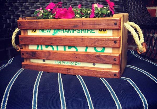 1001pallets.com-video-tutorial-license-plate-pallet-wood-planter-01