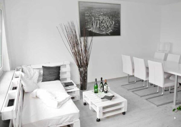 white-sofa1