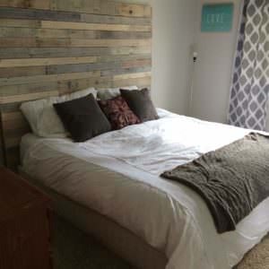1001pallets.com-white-washed-pallet-headboard