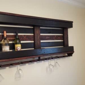 1001pallets.com-wine-rack-with-pallet-and-repurposed-wood
