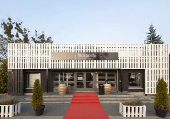 Shipping-Pallet-Wine-Shop-modelina-architekci-1